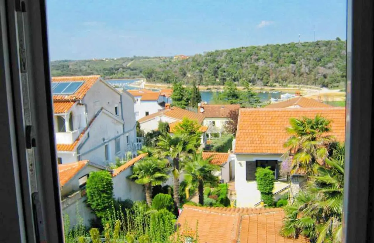 Apartment Leni 2 Banjole 0*,  Kroatien